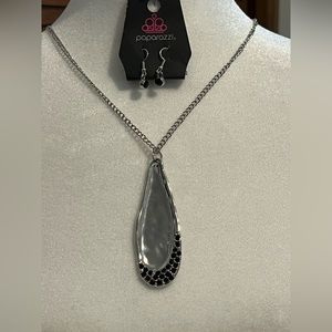 NWT - Paparazzi Necklace